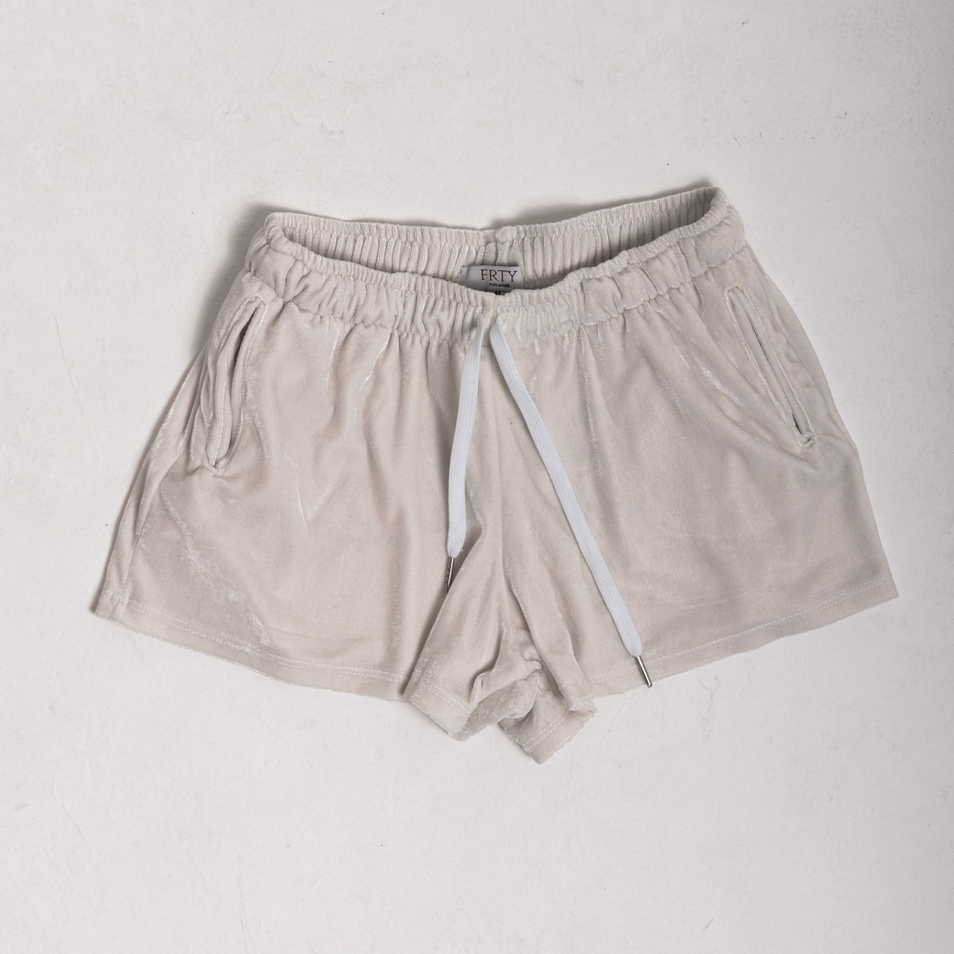 The Ultimate Baddie Velvet Shorts - Pérola