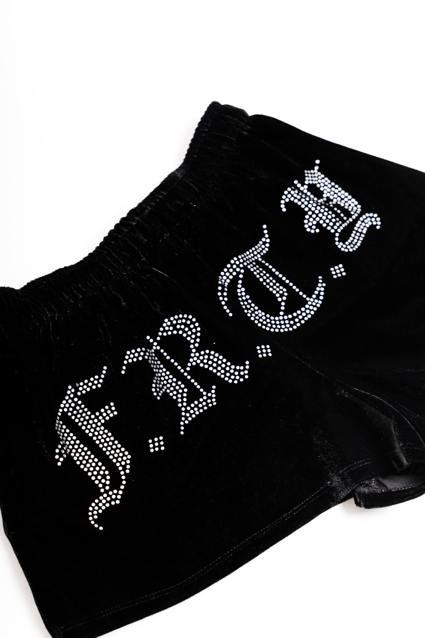 The Ultimate Baddie Velvet Shorts - Preto